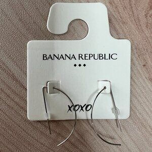 Banana Republic XOXO Half Circle Earrings – Gold Tone – NWT